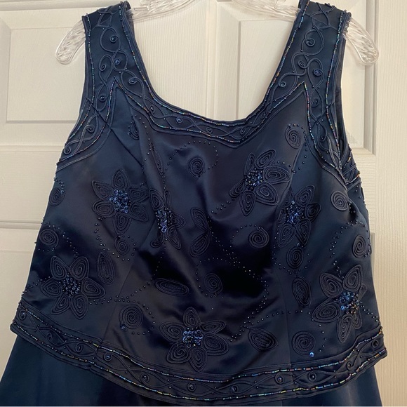 Prom dress from 2002. Misses size 18. - Picture 3 of 5